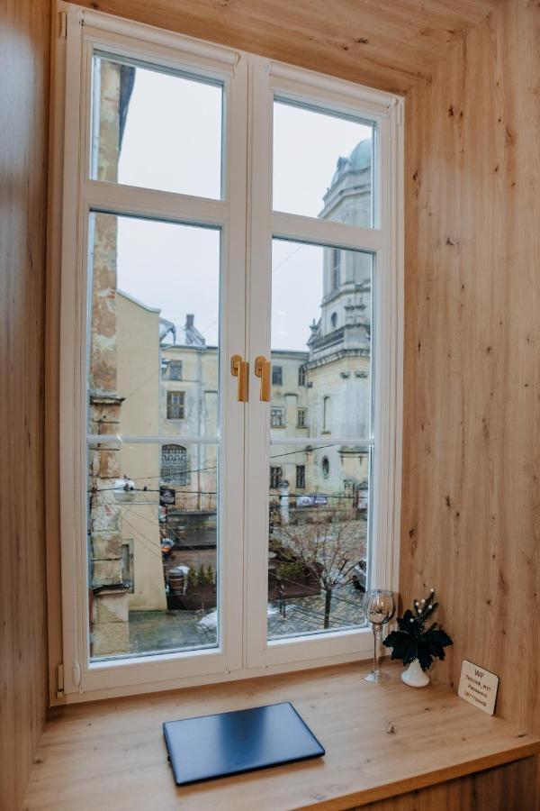 V.I.P Apartments Dominikanos Lviv Eksteriør bilde