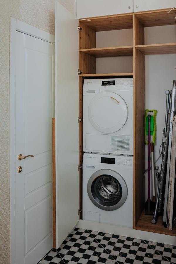 V.I.P Apartments Dominikanos Lviv Eksteriør bilde