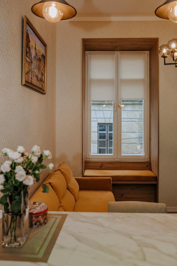 V.I.P Apartments Dominikanos Lviv Eksteriør bilde