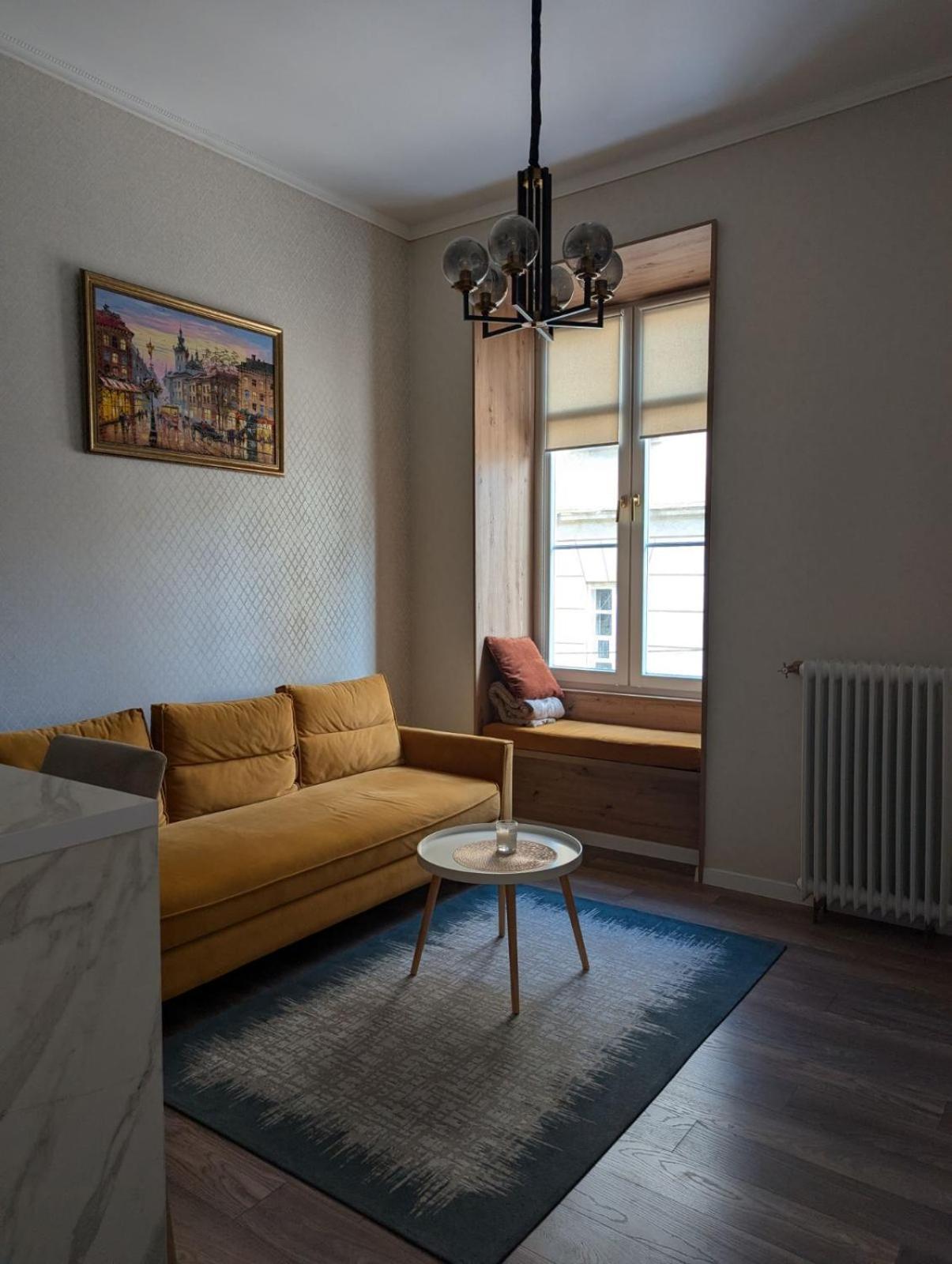 V.I.P Apartments Dominikanos Lviv Eksteriør bilde