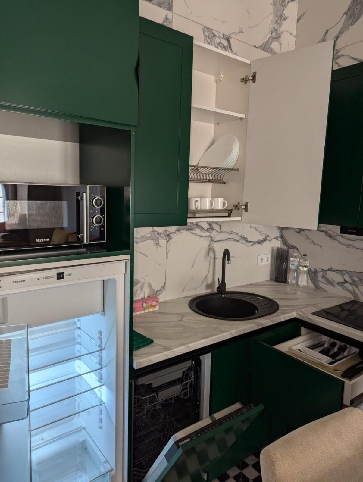 V.I.P Apartments Dominikanos Lviv Eksteriør bilde