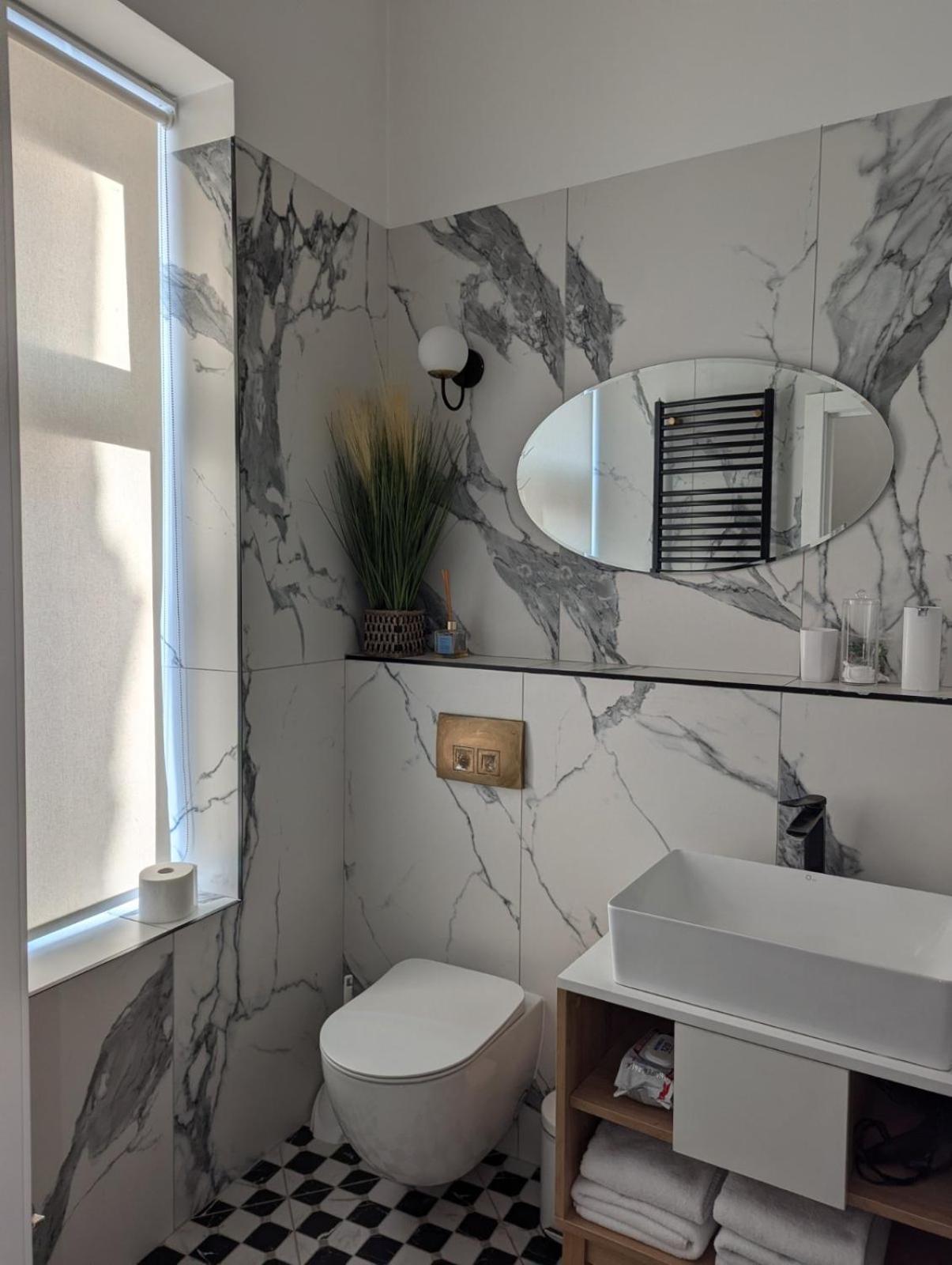 V.I.P Apartments Dominikanos Lviv Eksteriør bilde